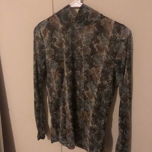 💓3 FOR $25💓 Snake skin print turtle neck